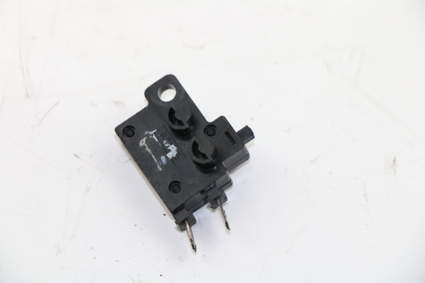 photo de CONTACTEUR FEU STOP DROIT HONDA SH 300 (2011)