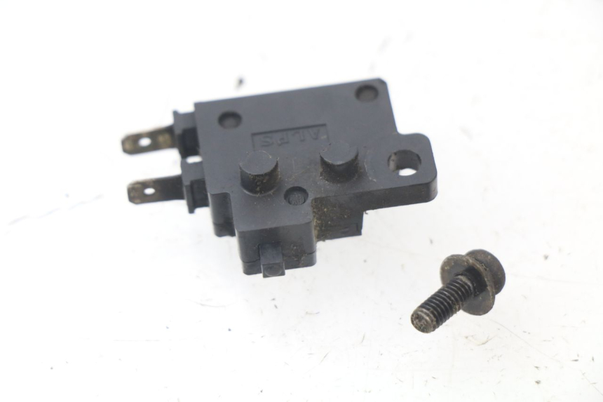 photo de CONTACTEUR FEU STOP DROIT HONDA XLV TRANSALP 650 (2005 - 2007)
