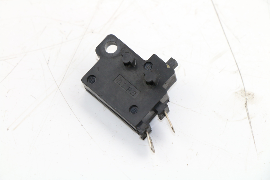 photo de CONTACTEUR FEU STOP DROIT HONDA XLV VARADERO 125 (2000 - 2006)