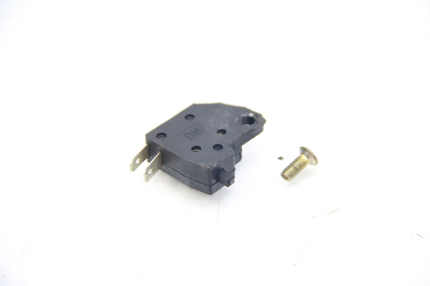 photo de CONTACTEUR FEU STOP DROIT JM MOTORS GT LINE 4T 50 (2021 - 2023)