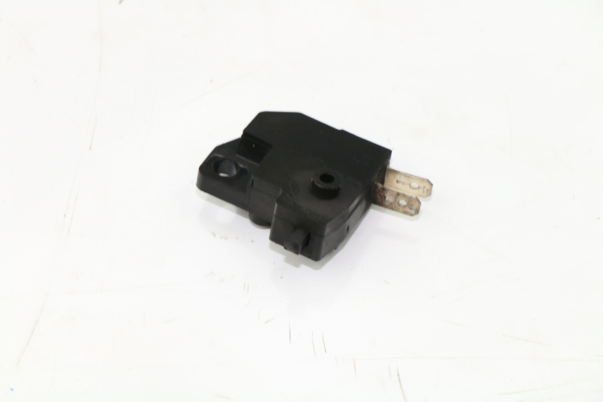 photo de CONTACTEUR FEU STOP DROIT KAWASAKI VERSYS ABS 650 (2006 - 2010)