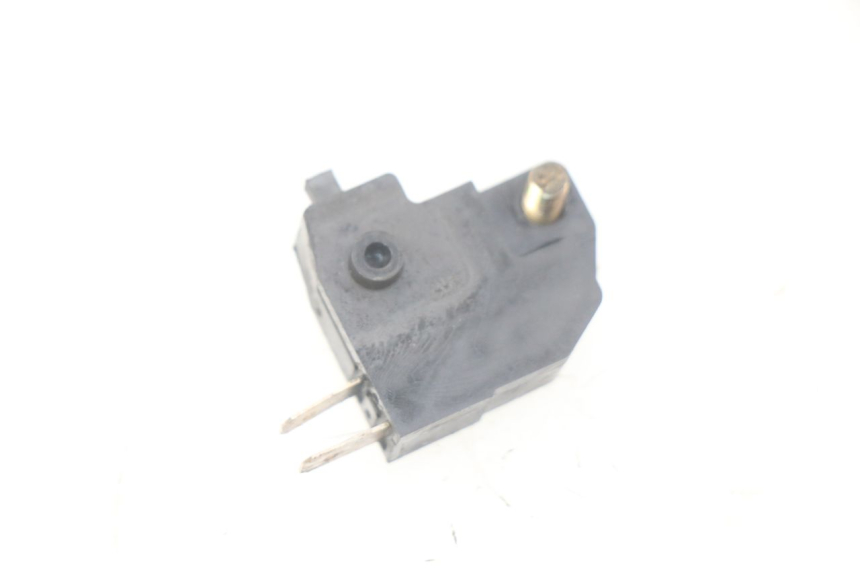photo de CONTACTEUR FEU STOP DROIT KAWASAKI Z S 750 (2003 - 2006)
