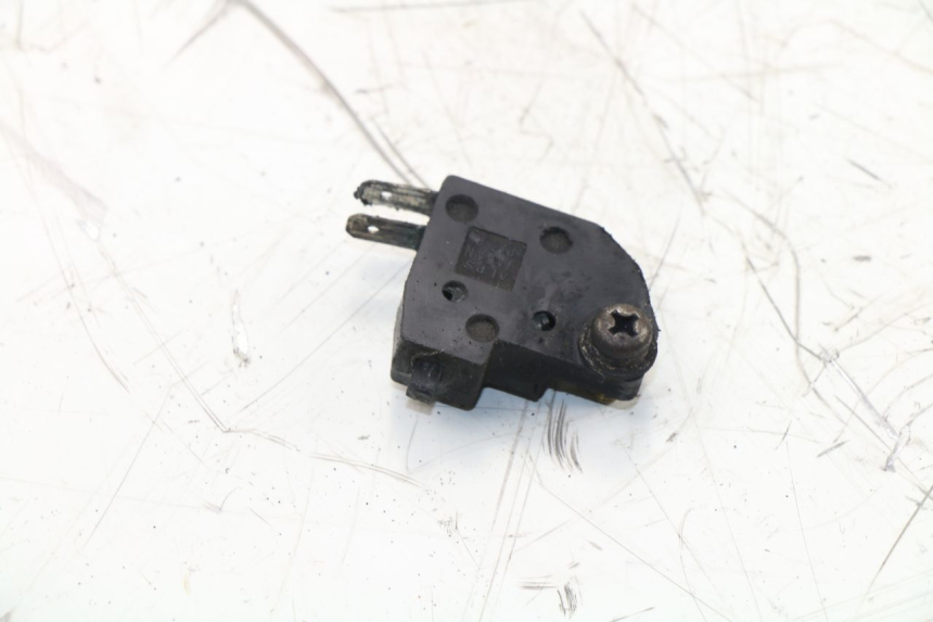 photo de CONTACTEUR FEU STOP DROIT KAWASAKI ZZR 600 (1995 - 2004)