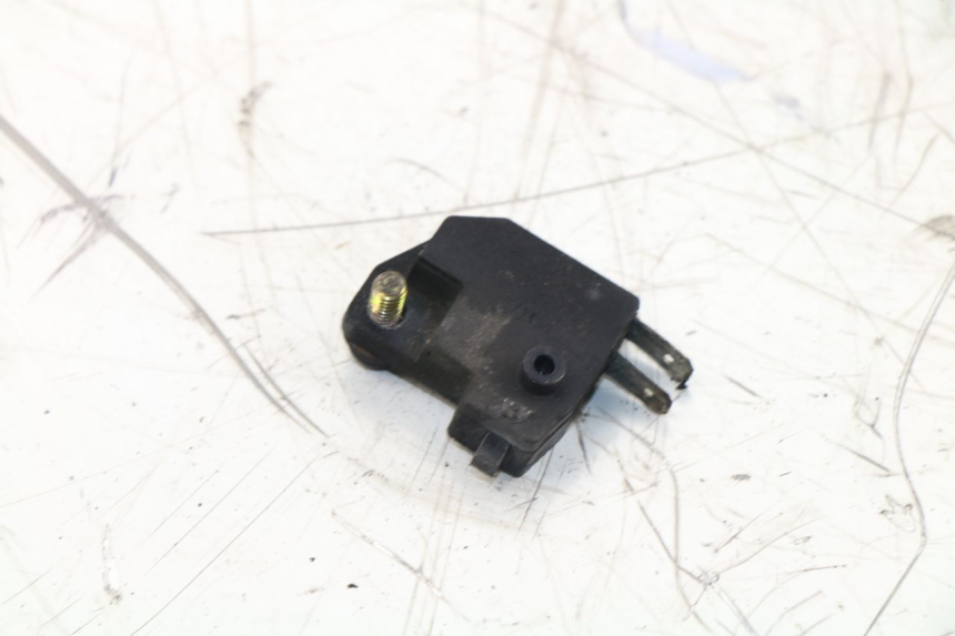 photo de CONTACTEUR FEU STOP DROIT KAWASAKI ZZR 600 (1995 - 2004)