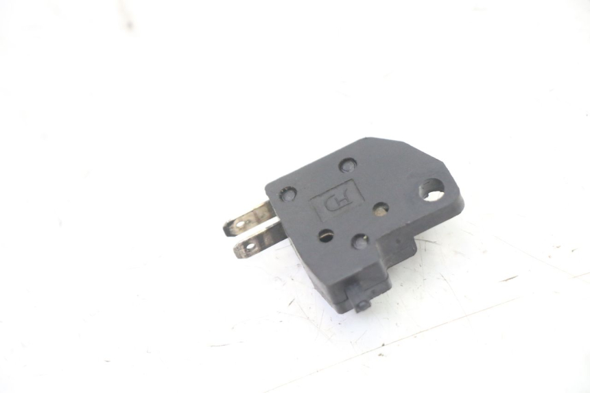 photo de CONTACTEUR FEU STOP DROIT PEUGEOT KISBEE 2T 50 (2010 - 2017)
