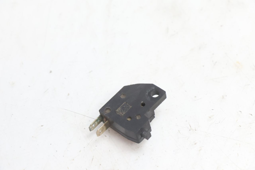 photo de CONTACTEUR FEU STOP DROIT PEUGEOT KISBEE 4T 50 (2010 - 2017) - Détail de la pièce