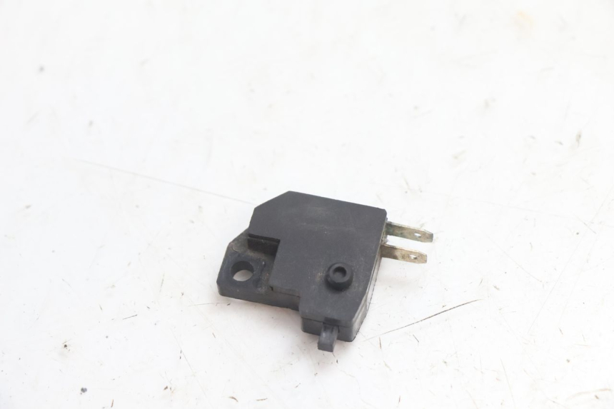 photo de CONTACTEUR FEU STOP DROIT PEUGEOT KISBEE 4T 50 (2010 - 2017) - Zoom état d’usage