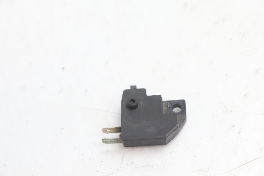 photo de CONTACTEUR FEU STOP DROIT PEUGEOT KISBEE 4T 50 (2010 - 2017) - Autre angle de vue