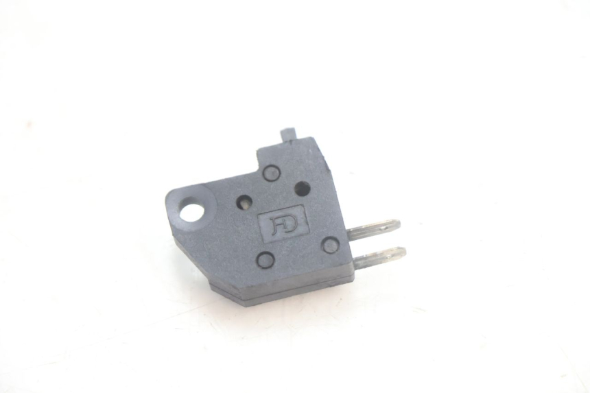 photo de CONTACTEUR FEU STOP DROIT PEUGEOT KISBEE 4T 50 (2010 - 2017) - Vue principale