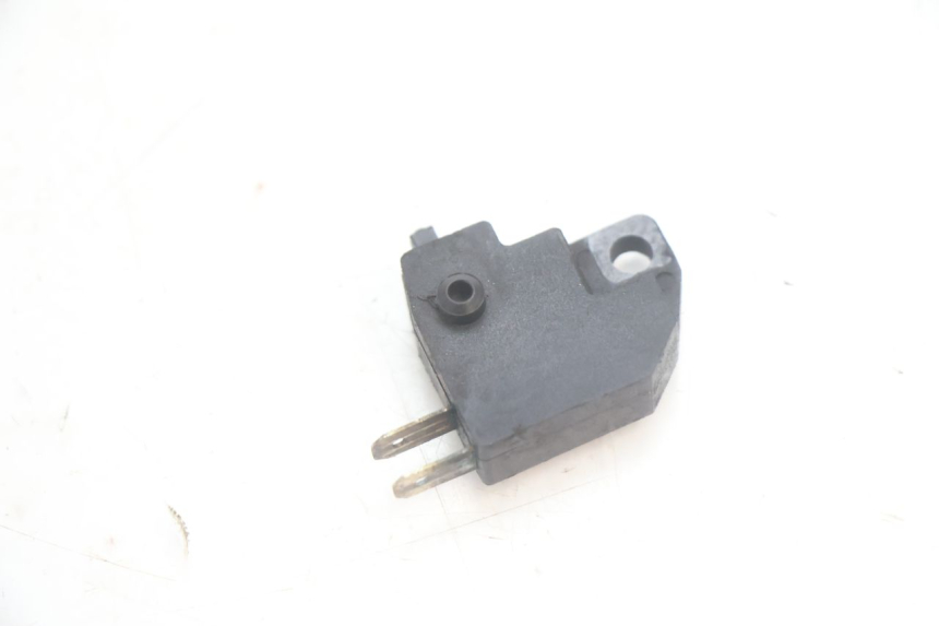 photo de CONTACTEUR FEU STOP DROIT PEUGEOT KISBEE 4T 50 (2010 - 2017) - Autre angle de vue