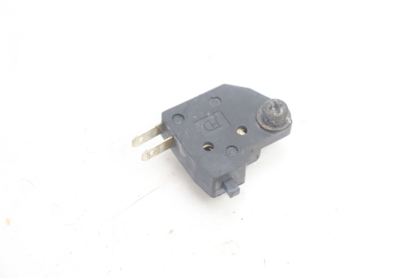 photo de CONTACTEUR FEU STOP DROIT PEUGEOT KISBEE 4T 50 (2018 - 2022) - Détail de la pièce