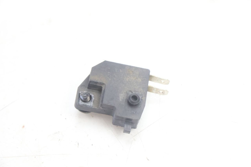 photo de CONTACTEUR FEU STOP DROIT PEUGEOT KISBEE 4T 50 (2018 - 2022) - Autre angle de vue