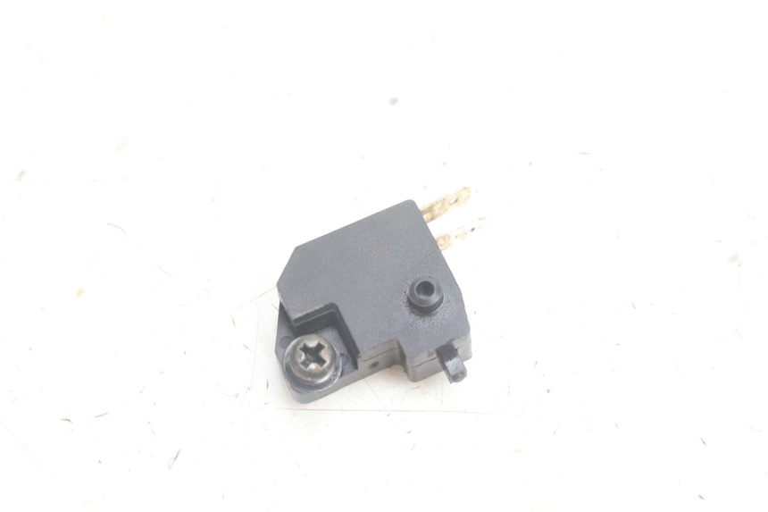 photo de CONTACTEUR FEU STOP DROIT PEUGEOT KISBEE 4T 50 (2010 - 2017) - Détail de la pièce