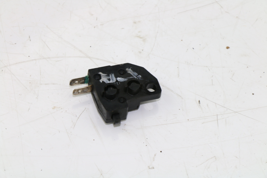 photo de CONTACTEUR FEU STOP DROIT KAWASAKI KVF EPS 4X4 BRUTE FORCE 750 (2012 - 2017) - Vue d’ensemble