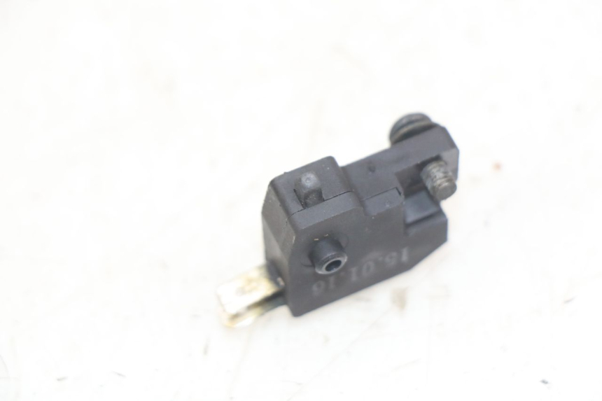 photo de CONTACTEUR FEU STOP DROIT KYMCO AGILITY NAKED RENOUVO 2T 50 (2011 - 2018)