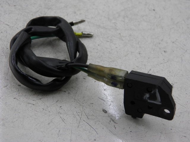 photo de CONTACTEUR FEU STOP DROIT KYMCO AGILITY RS 2T 50 (2009 - 2013)