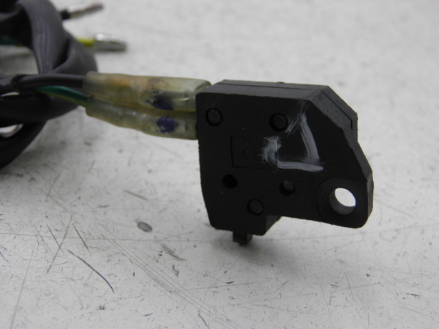 photo de CONTACTEUR FEU STOP DROIT KYMCO AGILITY RS 2T 50 (2009 - 2013)