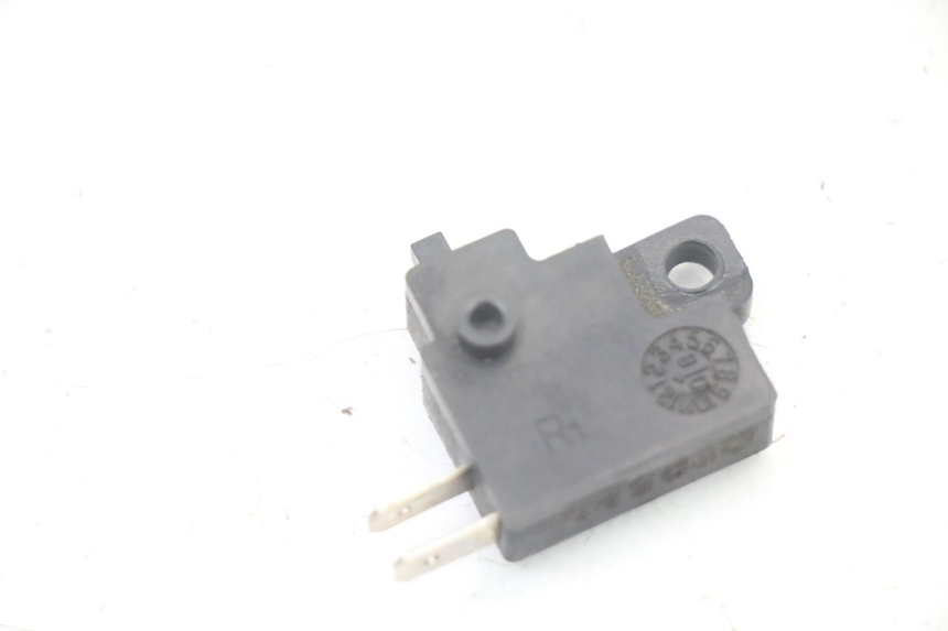 photo de CONTACTEUR FEU STOP DROIT KYMCO GRAND DINK 125 (2008 - 2014)