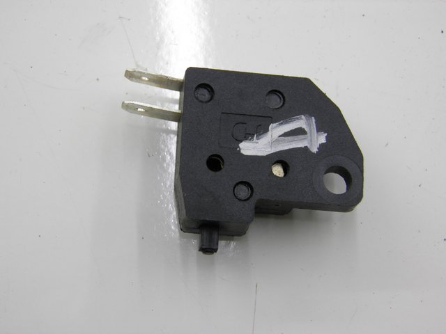 photo de CONTACTEUR FEU STOP DROIT KYMCO SUPER 8 2T 50 (2007 - 2013)