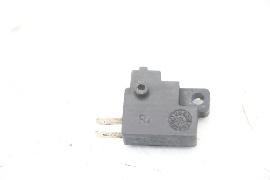 photo de CONTACTEUR FEU STOP DROIT KYMCO XCITING 500 (2007 - 2010)