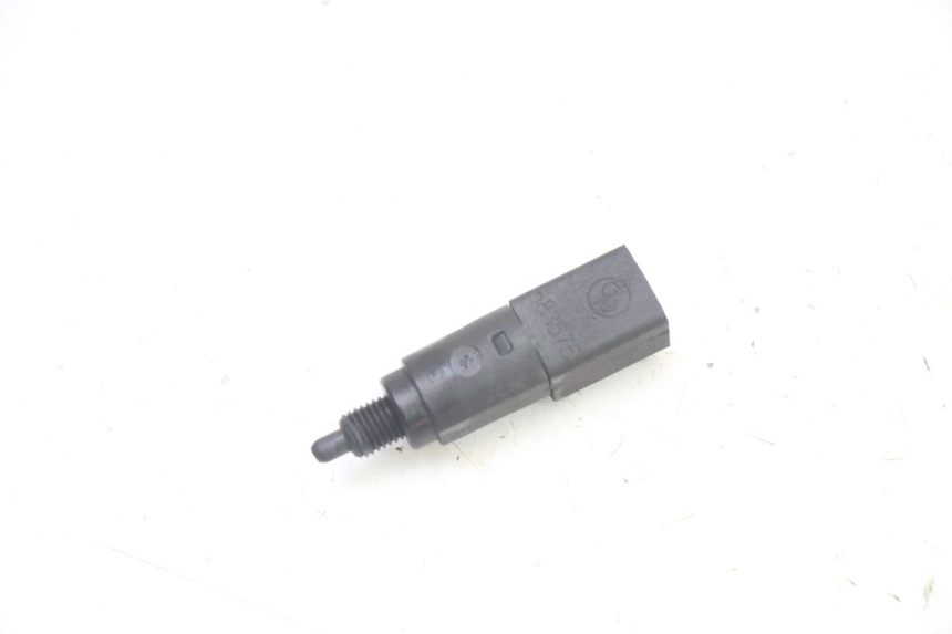 photo de CONTACTEUR FEU STOP DROIT PIAGGIO LIBERTY 4T 50 (2009 - 2015)