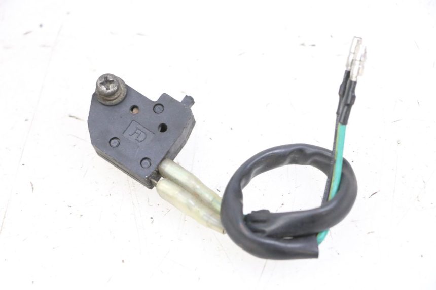 photo de CONTACTEUR FEU STOP DROIT KYMCO LIKE 125 (2009 - 2016) - Zoom état d’usage