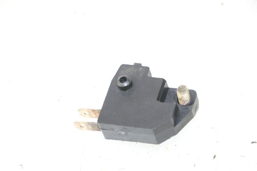 photo de CONTACTEUR FEU STOP DROIT KYMCO LIKE 125 (2009 - 2016) - Zoom état d’usage