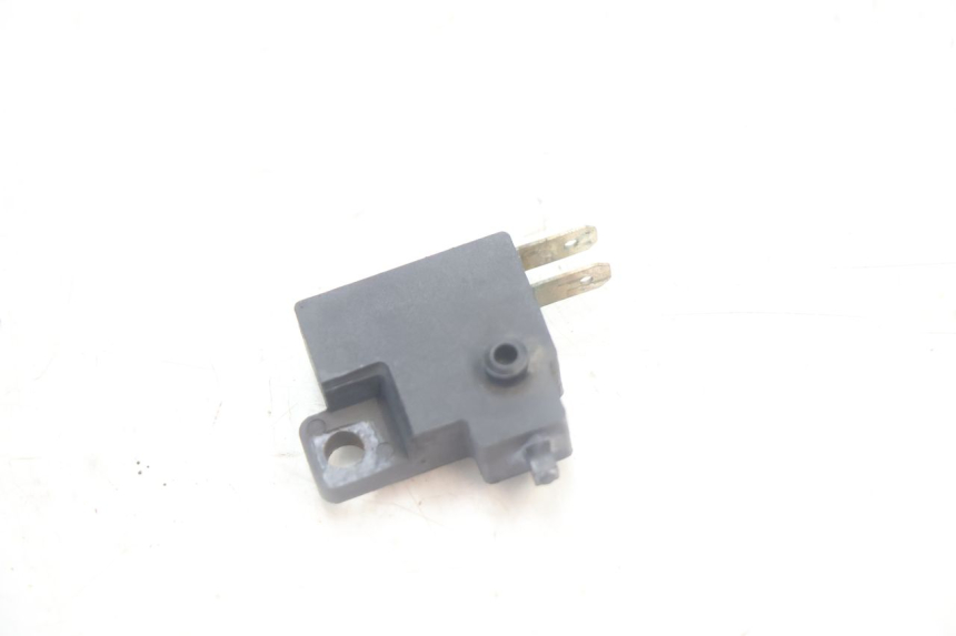 photo de CONTACTEUR FEU STOP DROIT KYMCO LIKE 125 (2009 - 2016) - Autre angle de vue