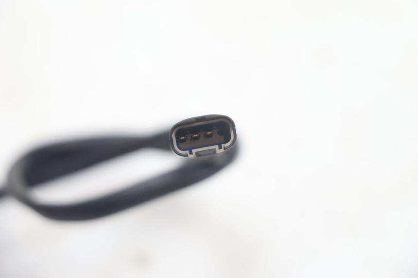 photo de CONTACTEUR FEU STOP DROIT PIAGGIO MP3 HPE 530 (2022 - 2026) - Vue d’ensemble