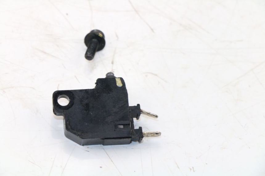 photo de CONTACTEUR FEU STOP DROIT HONDA MSX 125 (2013 - 2015) - Autre angle de vue