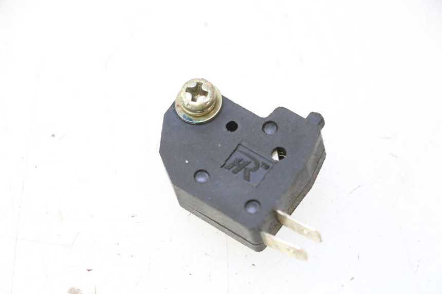 photo de CONTACTEUR FEU STOP DROIT KYMCO LIKE 4T 50 (2019 - 2025) - Vue principale