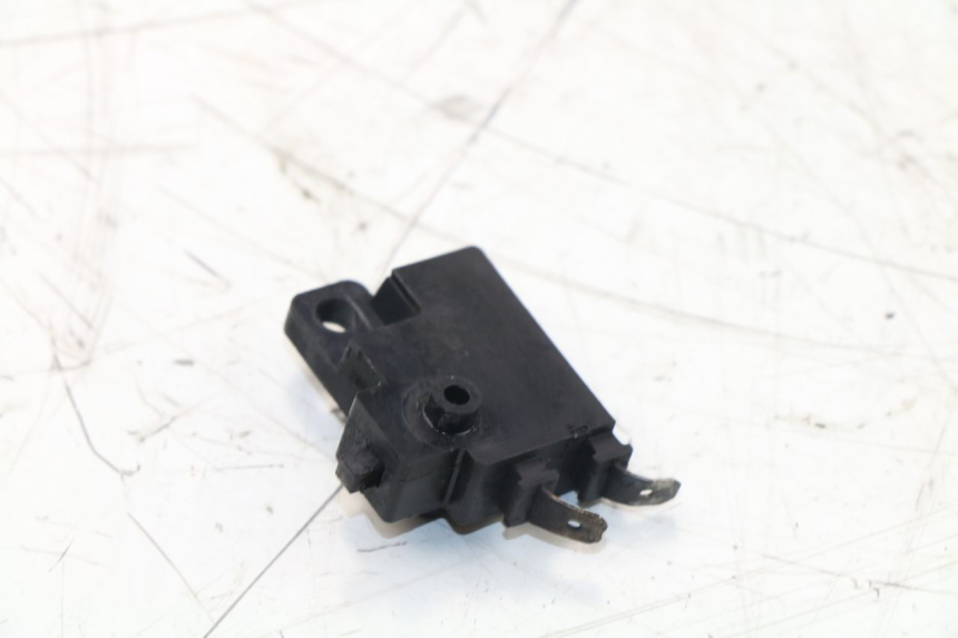 photo de CONTACTEUR FEU STOP DROIT HONDA NTV REVERSE 650 (1993 - 1994)
