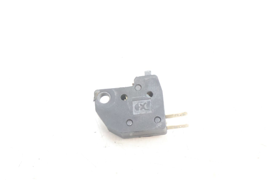 photo de CONTACTEUR FEU STOP DROIT SYM ORBIT III 3 4T 50 (2021 - 2025) - Zoom état d’usage