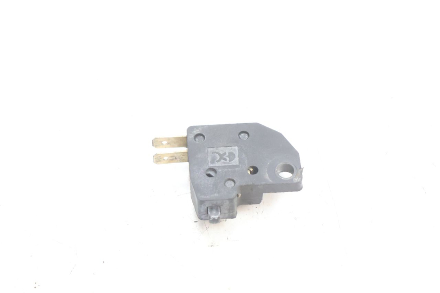 photo de CONTACTEUR FEU STOP DROIT SYM ORBIT III 3 4T 50 (2021 - 2025) - Autre angle de vue