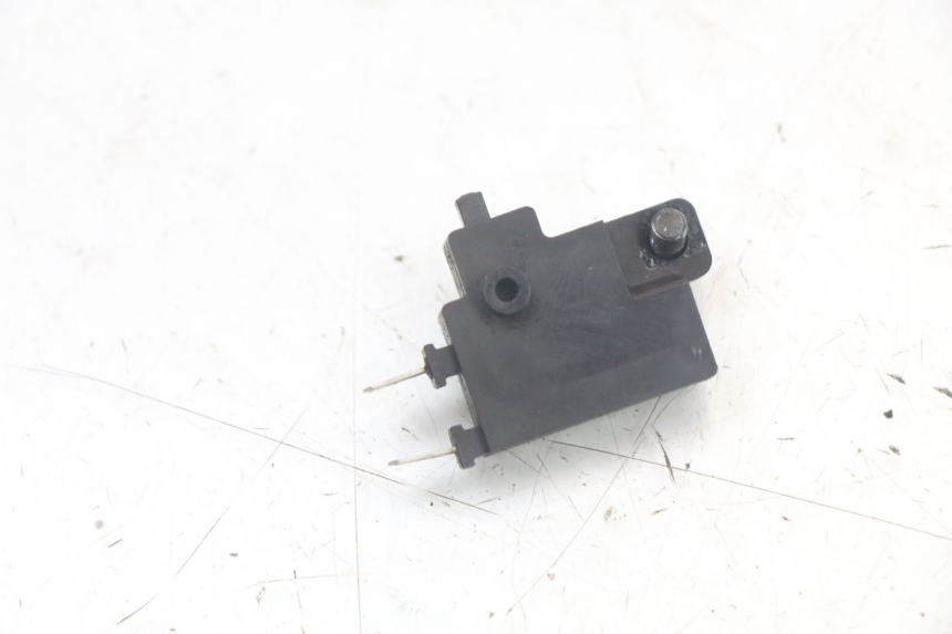 photo de CONTACTEUR FEU STOP DROIT HONDA PCX (JF28) 125 (2009 - 2011) - Zoom état d’usage