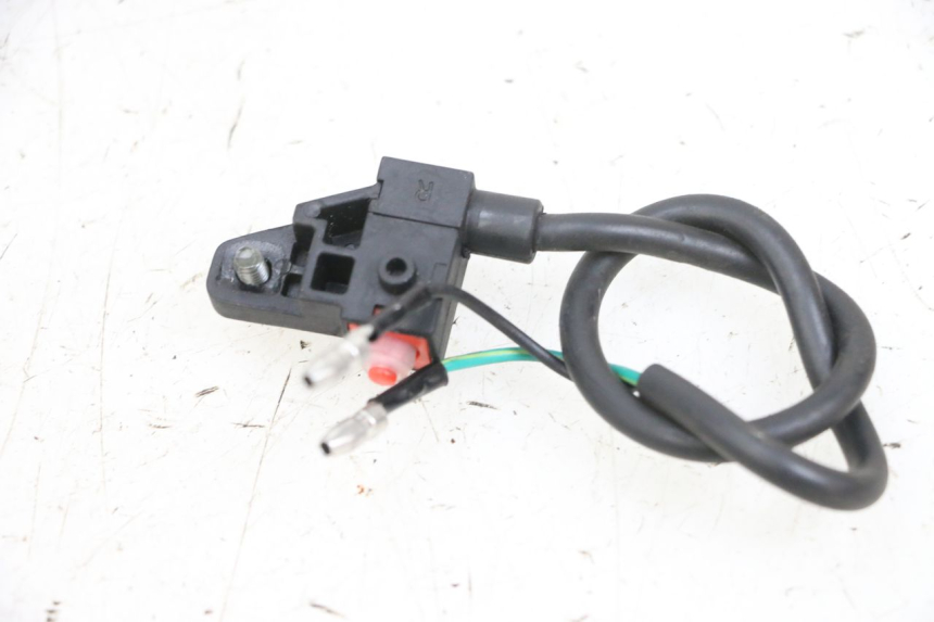 photo de CONTACTEUR FEU STOP DROIT EFUN PUSA 1 - Détail de la pièce