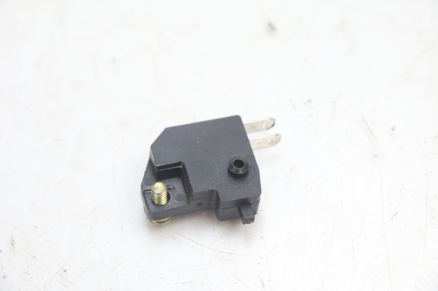 photo de CONTACTEUR FEU STOP DROIT TNT MOTOR ROMA 10' 2T 50 (2011 - 2018) - Autre angle de vue