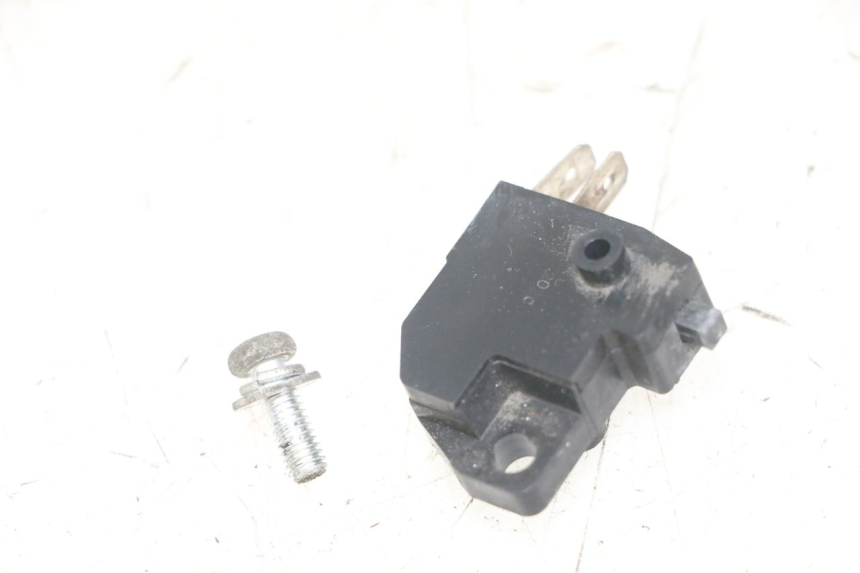 photo de CONTACTEUR FEU STOP DROIT PEUGEOT SATELIS 125 (2013 - 2018)