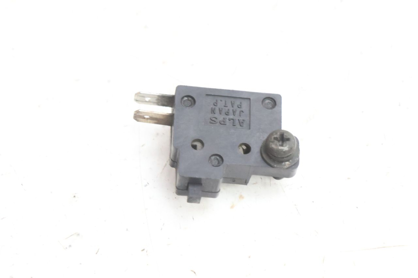 photo de CONTACTEUR FEU STOP DROIT HONDA SH 125 (2001 - 2003) - Détail de la pièce