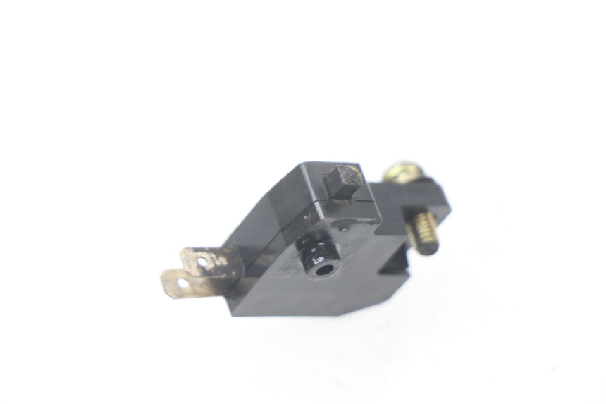 photo de CONTACTEUR FEU STOP DROIT TRIUMPH SPEED TRIPLE 1050 (2005 - 2007) - Zoom état d’usage