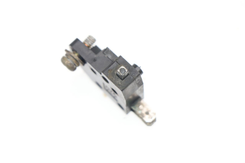 photo de CONTACTEUR FEU STOP DROIT TRIUMPH SPRINT RS 955 (2000 - 2001)