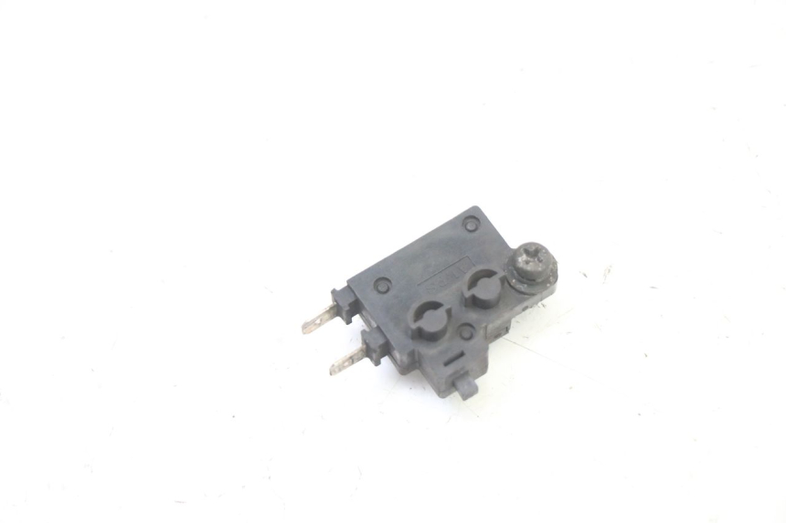 photo de CONTACTEUR FEU STOP DROIT HONDA ST PAN EUROPEAN 1300 (2002 - 2013)