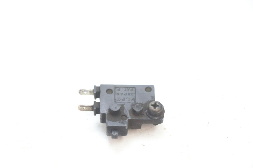photo de CONTACTEUR FEU STOP DROIT HONDA ST PAN EUROPEAN 1100 (1990 - 2002) - Détail de la pièce