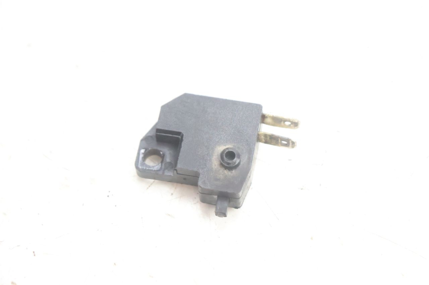 photo de CONTACTEUR FEU STOP DROIT PEUGEOT STREETZONE NAKED 2T 50 (2014 - 2018) - Autre angle de vue