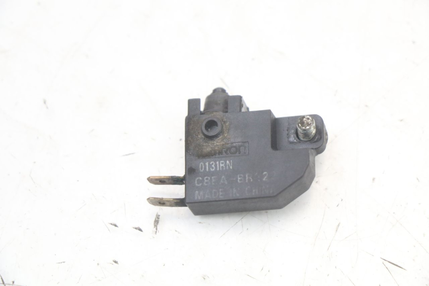 photo de CONTACTEUR FEU STOP DROIT SUZUKI GSR 750 (2011 - 2017)