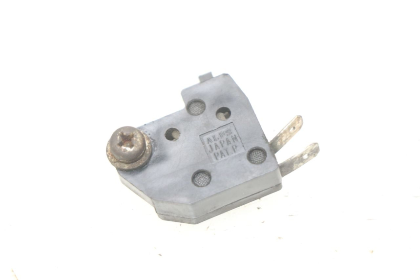 photo de CONTACTEUR FEU STOP DROIT SUZUKI SV N 650 (1999 - 2002)