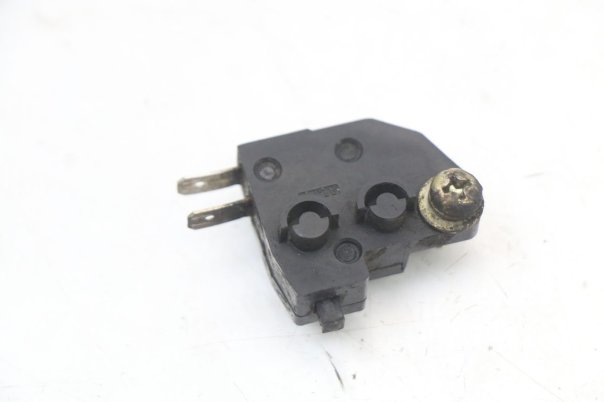 photo de CONTACTEUR FEU STOP DROIT SUZUKI VL INTRUDER 125 (2004 - 2007)