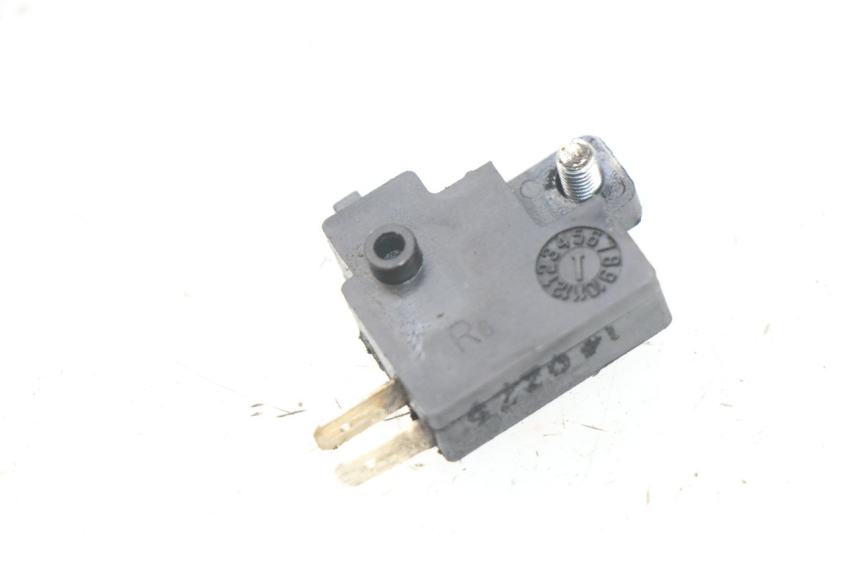 photo de CONTACTEUR FEU STOP DROIT SYM GTS EFI ABS 125 (2012 - 2016)