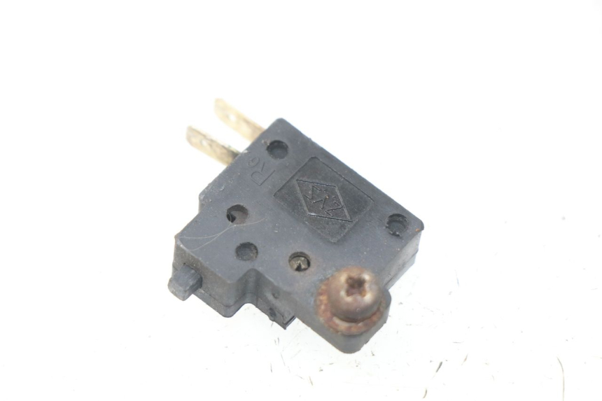 photo de CONTACTEUR FEU STOP DROIT SYM GTS EFI ABS 125 (2012 - 2016)