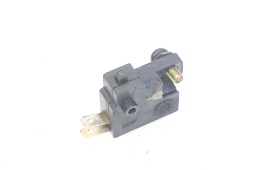 photo de CONTACTEUR FEU STOP DROIT SYM JET EURO X 2T 50 (2003 - 2007)